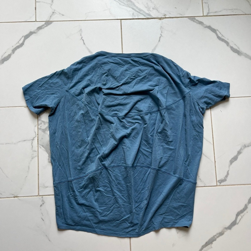 Lululemon Back in Action Short-Sleeve T-Shirt
Utility Blue sz 2 - Picture 6 of 6